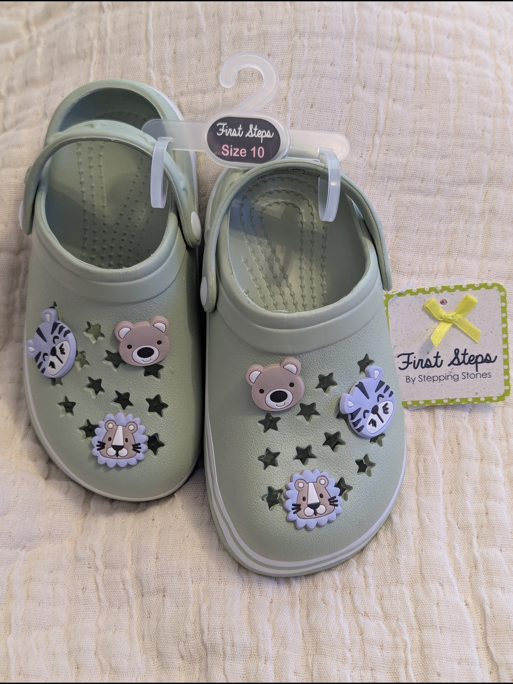 Kids Clog with playful animal charms Lightweight and easy to Slip on Size 10